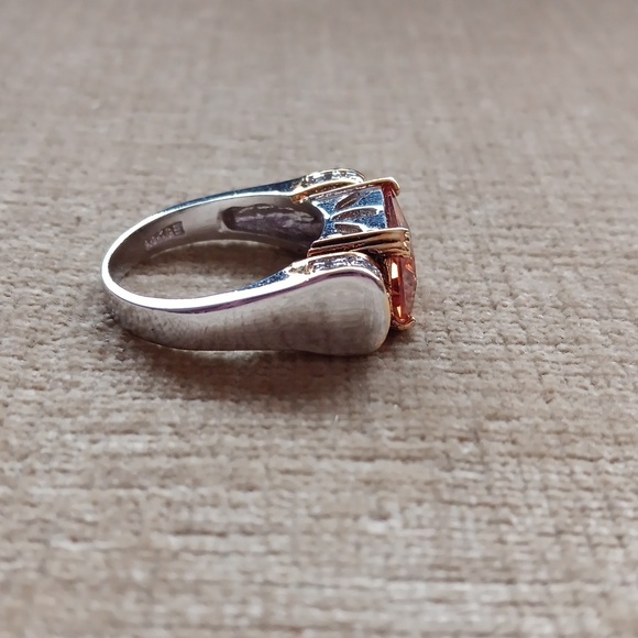 Gold And Silver Tone Multi-Faceted Orange Glass Ring - Picture 5 of 14